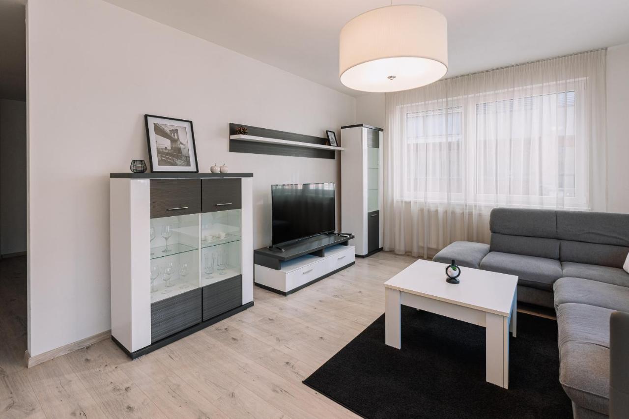 Skau 1 Old Town Family & Business Apartment Free Parking Bratislava Exteriér fotografie