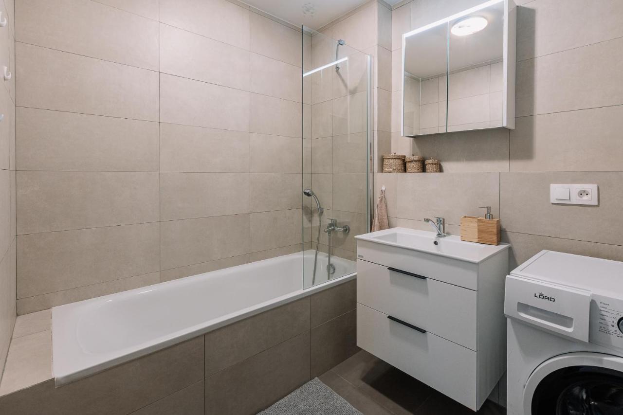 Skau 1 Old Town Family & Business Apartment Free Parking Bratislava Exteriér fotografie