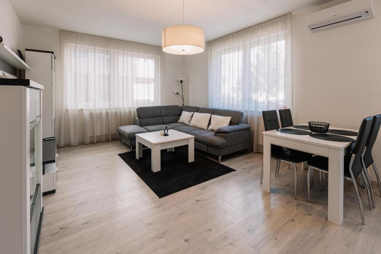 Skau 1 Old Town Family & Business Apartment Free Parking Bratislava Exteriér fotografie
