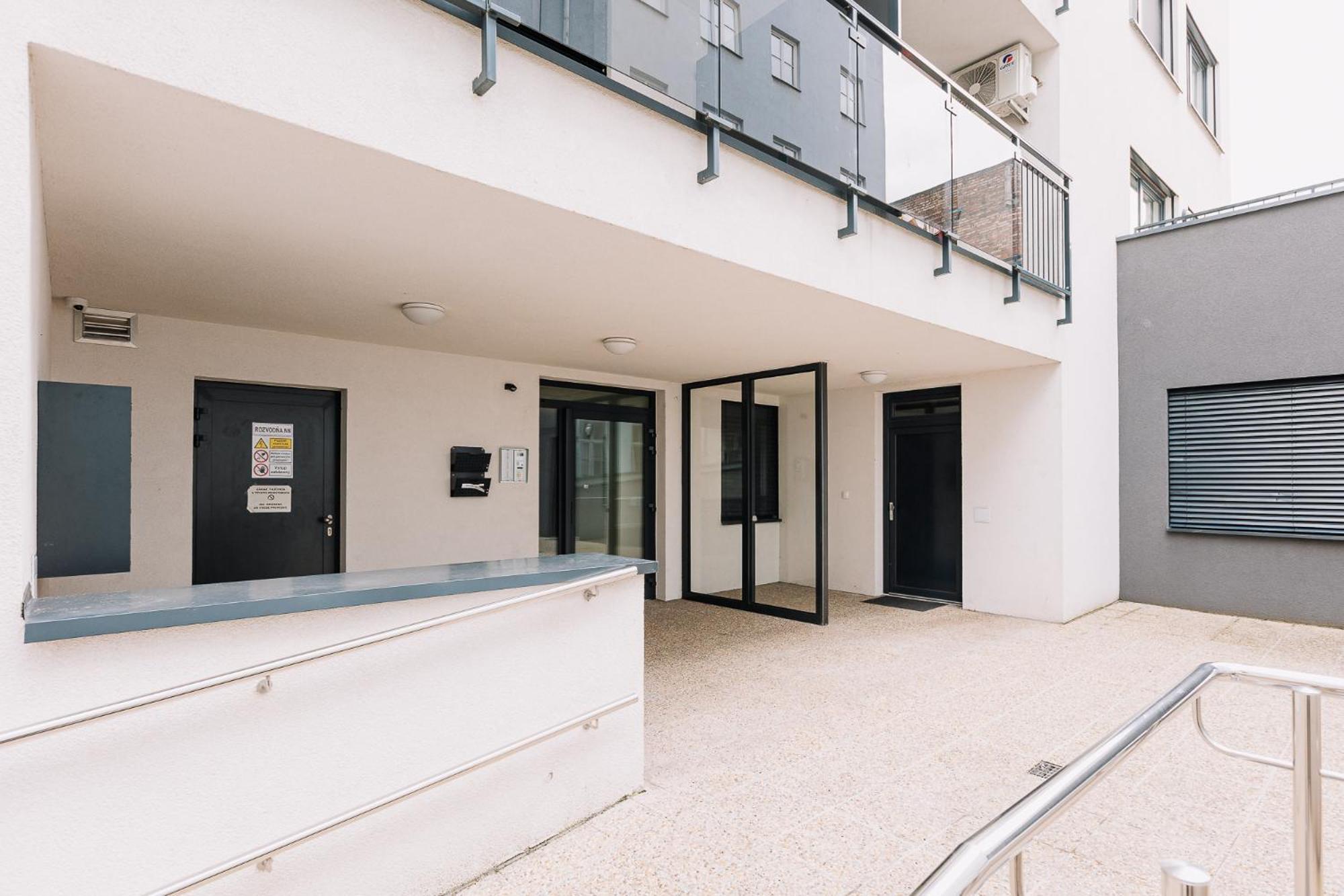 Skau 1 Old Town Family & Business Apartment Free Parking Bratislava Exteriér fotografie